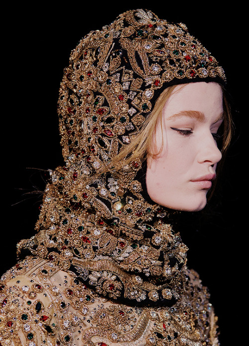 oldfashionedvillain:Dolce &amp; Gabbana Fall 2014