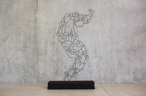 littlelimpstiff14u2:Sketches in the Air: Delicate Figures Drawn in the Air with Welded Steel Rods by