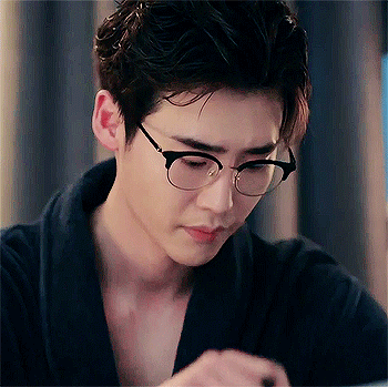 captainjoongki: professor cha eun ho and his glasses 