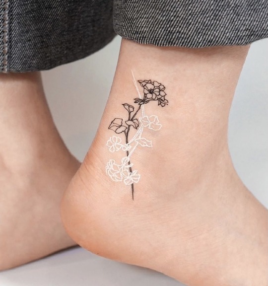Jasmine vine ankle wrap by Jess at Rock n Roll Tattoo in Raleigh, NC : r/ tattoos