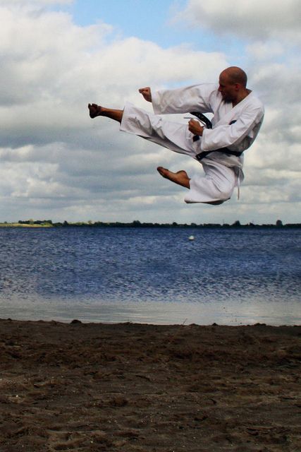 feiyuesizechart:  Photos of Martial Arts!! So beautiful!Online buy discount martial