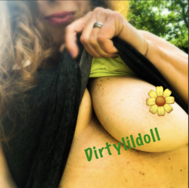 dirtylildoll-deactivated2022081:Groovy Titty Tuesday to ya! 