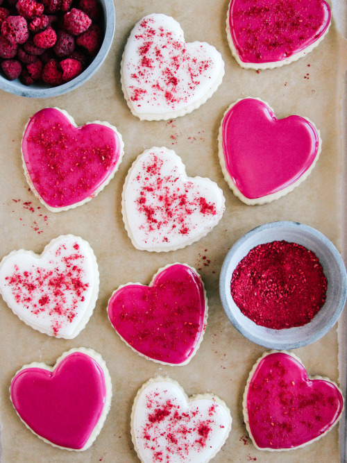 foodffs:  COCONUT OIL SUGAR COOKIES WITH NATURALLY COLORED ICINGReally nice recipes. Every hour.