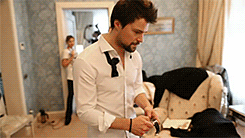 sheisbaffled:  Behind the scenes video of Danila’s photoshoot for Glamour Magazine Russia. (x) 