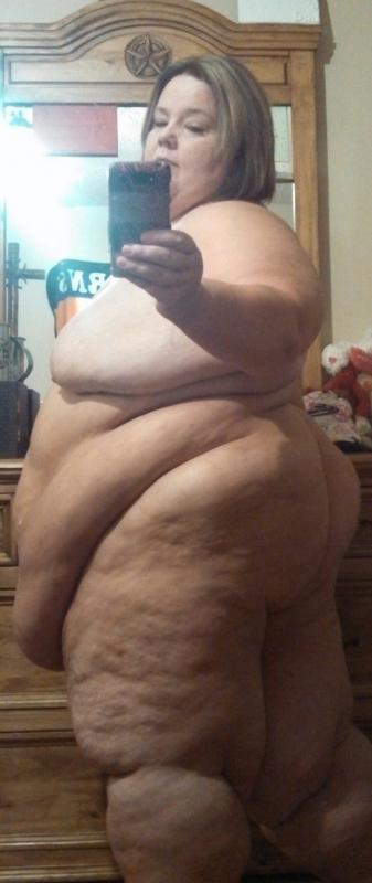 mega-spanishfeeder:  gutlover:  Wow!  Great sexy body!  super incredible hot mmm