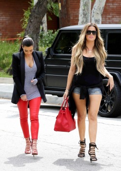 kimkanyekimye:  Kim and Khloe out to lunch