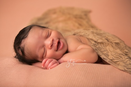 forrevolution:  Little brown babies 👶🏾💕  Photographer: Sasha Matthewshttp://instagram.com/greentangerinephoto