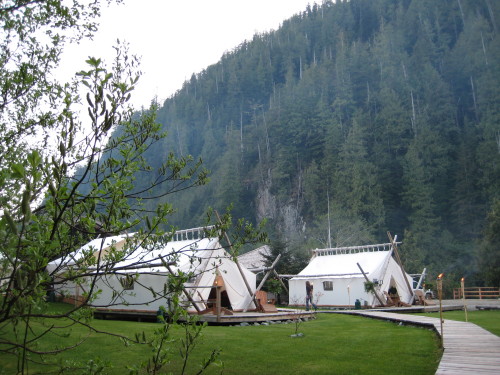 tinyhousedarling:miflyguy:thebasic:Clayoquot Wilderness Resort, Vancouver IslandA place I wo