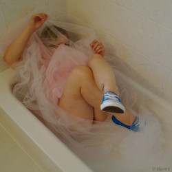 tlcrmtphotography:  Tulle, tub, kicks.