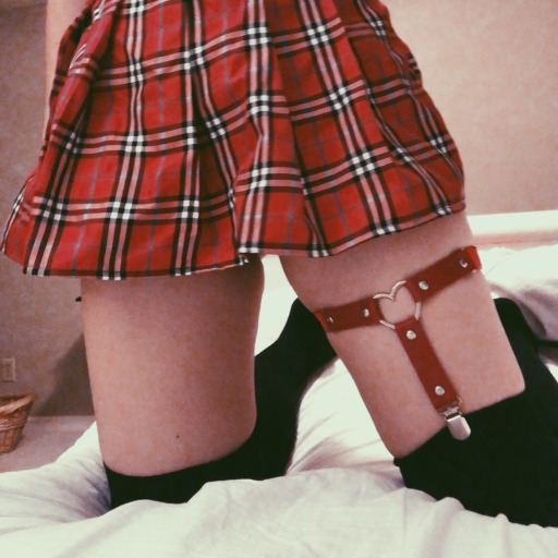 bittenkkitten-blog:In love with my new leather heart garter!! 😍😍❤️ couldn’t have gotten it without you guys 😘 what do you think? What would you pay to see more? Let me know in my dms. Maybe I’ll bite 😉Cashapp: $bittenkkitten