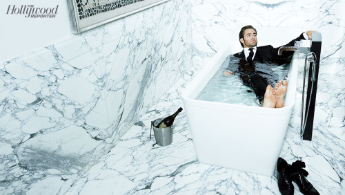 proud-to-be-a-freak:  New sexual orientation: Hot people in bathtubs…