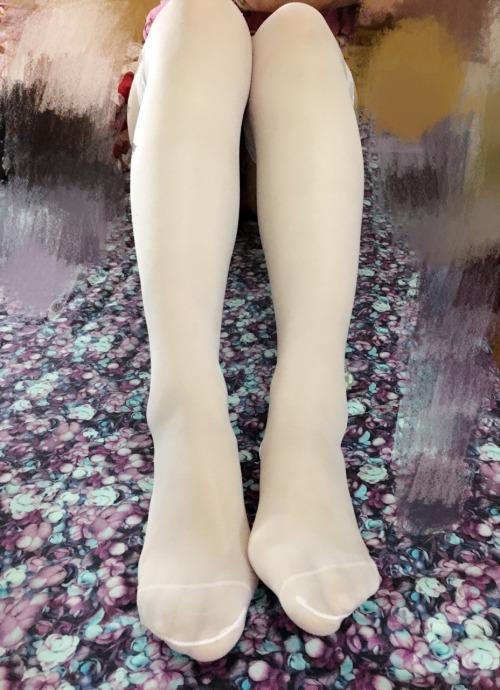yindangxiaomugou: 母狗的白丝
