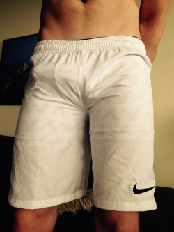 js09:  I love how revealing my gym shorts