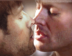 supernaturalapocalypse:  For awkward-fallen-angel who likes to compare Demon!Dean