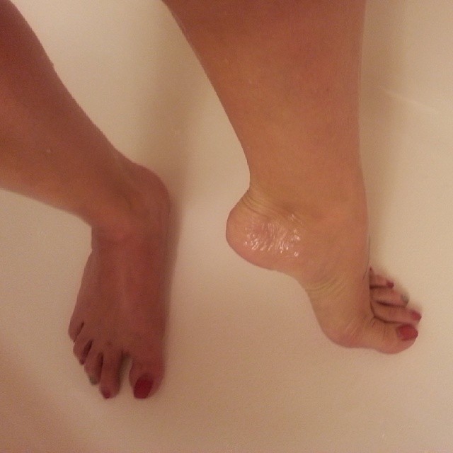 ifeetfetish:  GM IG #wetfeet #footfetish #arches #longtoes by georgiapeach16942 http://ift.tt/KI329h