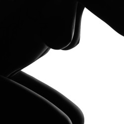 fantasyandfantasies:  nicenudephotos:  Nicole by cinema105_photography from http://bit.ly/1jTG4Yy  O  Y - silhouette