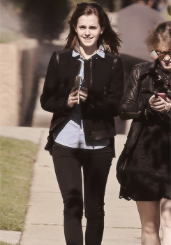 watsonlove:  Emma out in LA, Nov. 28 