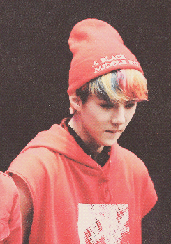 leuhans:  sehun got confused about what he laughed about   