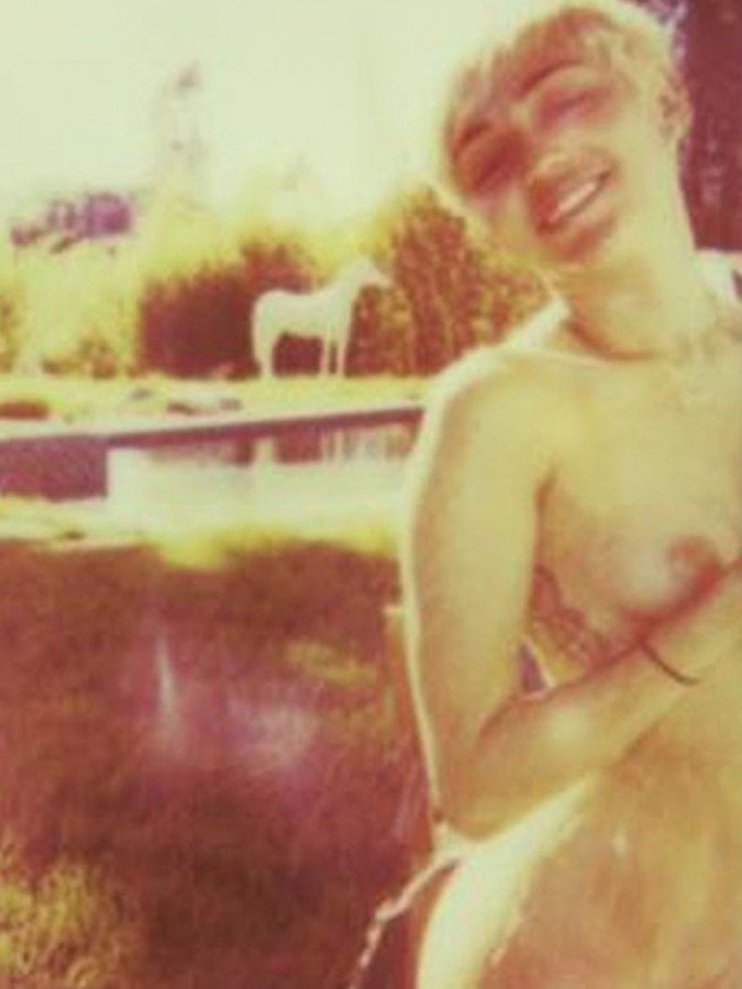 doctor-pochi:  MIley Cyrus