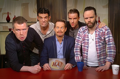 Group photo with Stefán Karl with the other contestants with the hosts of Ha?