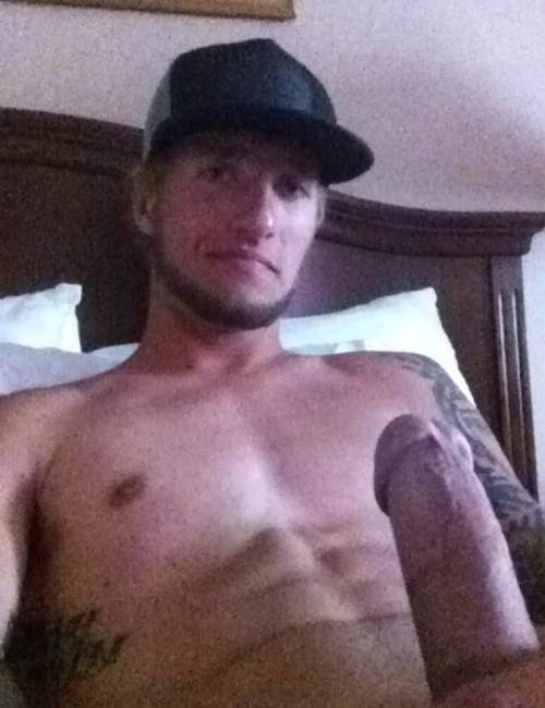 straightdudesnudes:  God I love a white boy who makes sexting easy. Riley immediately began to show off the goods. And trust me you’re going to want to see his cum shot video. Let me know how badly you wanna see by your replies!
