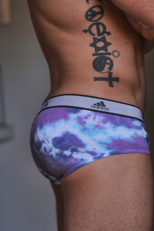 tiedyeundies:Get some new Briefs // 