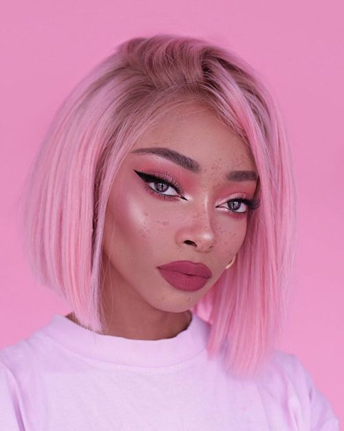 I’m turning all my wigs into bobs ‍♀️ Eyeshadow: @limecrimemakeup Venus XL Lips: @limecrim