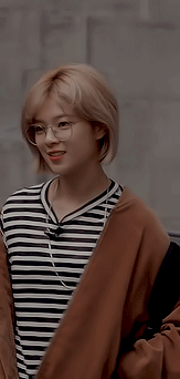 kimnatozaki: jeongyeon x glasses for anonymous