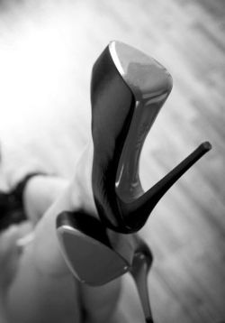 thebeautifullyinsatiablesp:  Heels ♡