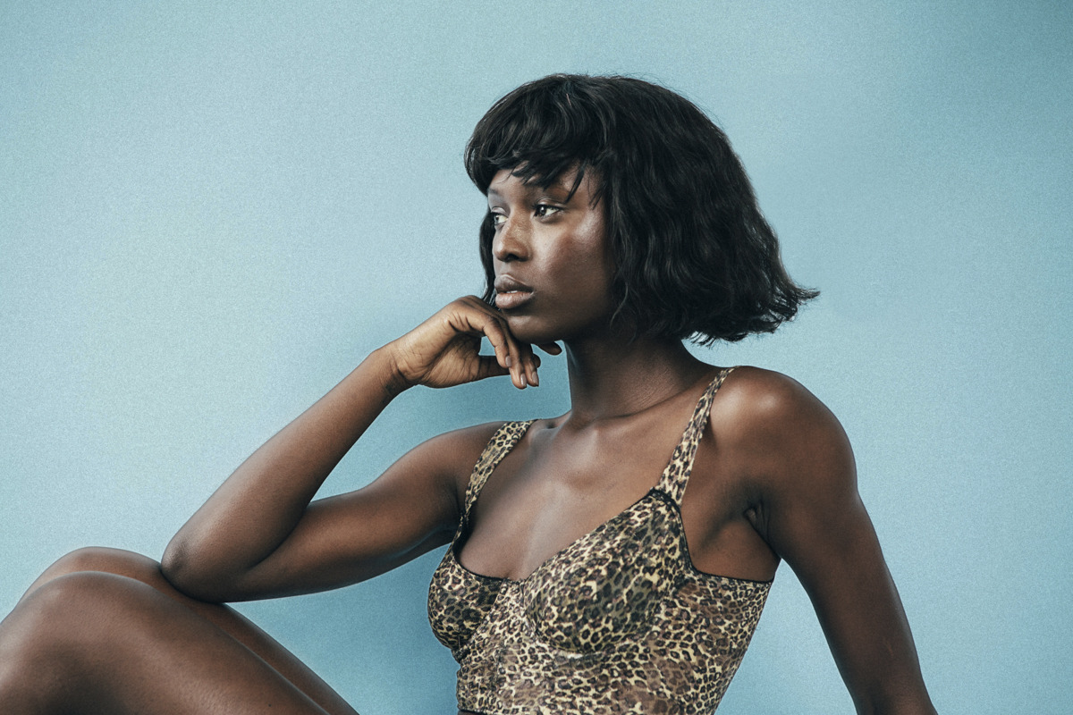 nedahoyin:  continentcreative:  Jodie Smith by Abby Rose  Giving me young Naomi teas..