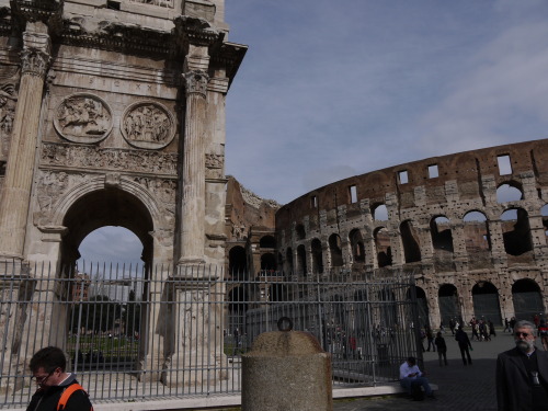 artmastered:Arch of Constantine, Rome, c.315ADThe Arch of Constantine is a Roman triumphal arch loca