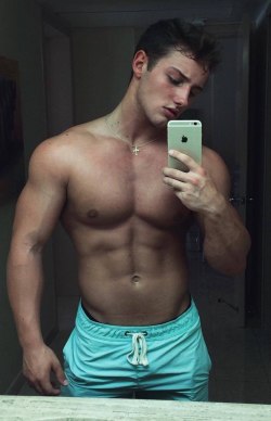 ukmascjock:  athleticbrutality:  curiousaboutu2:He’s