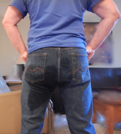 dprbear:  Wore fairly thick cloth diaper