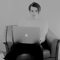 dailyskams:People need people. 
