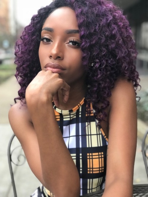 flightlesslexxii:  💜 Yes my hair is purple.. this week 💁🏾‍♀️😊  Details on look: http://kinnidialexiss.org/ootd-lovely-wholesale-2/