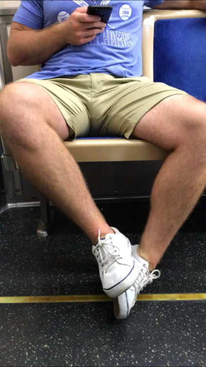 eyelovebulge:This is exactly what I love The thighs have it (2)