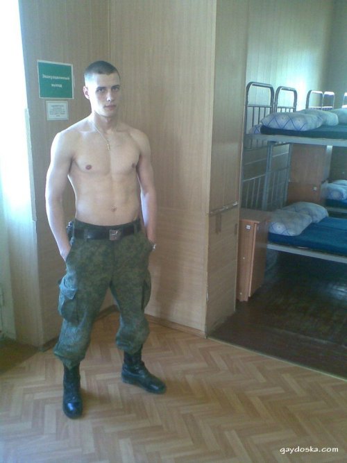 oioisound:  humiliationverbale:  hoteasterneuropeanguys:  Soldier from Russia  slavic Superior, deserves total obedience      