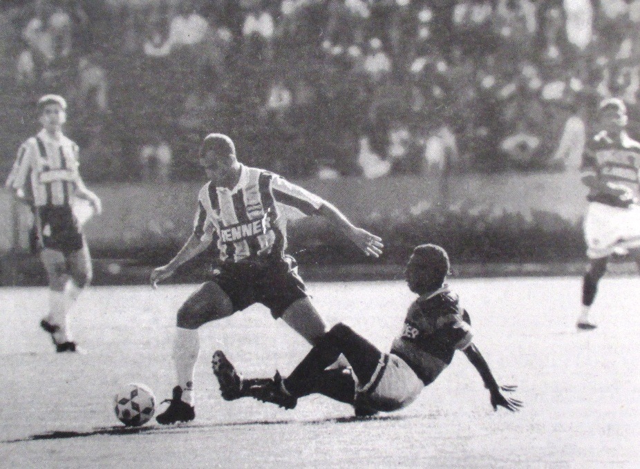 Brasileirão 1995 - Grêmio 1x0 Sport - DinhoPúblico: 9.046 (5.802 pagantes) Foto: Ricardo Chaves (Zero Hora)