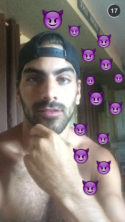 letmehoswayyou:  vitaeaureliana:  *squirts all the over carpet*   What’s his SC
