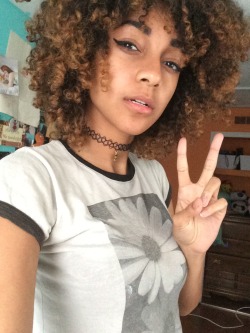 basedqueer:  Peace signs and thingshappy blackout!