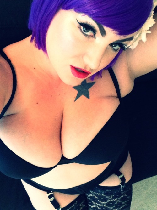 darkxyde:  Shelly Grey is absolutely stunning.  Just, wow!