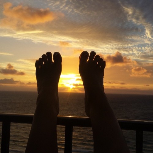 mistress-elle:More morning feet #mistresselle #the_mistress_elle #teaminstasoles #globalfet #toes #p