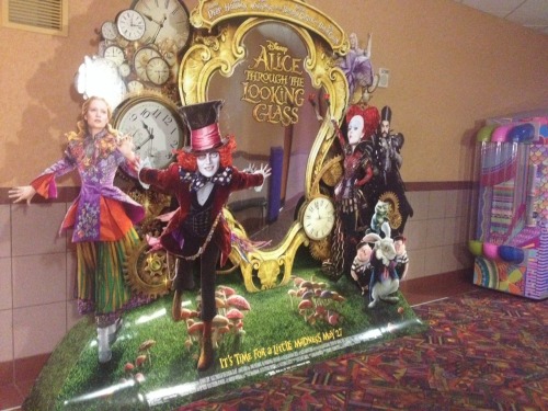 I went and saw Alice Through the Looking Glass last night and was absolutely blown away! If you have