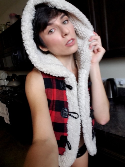 meowfaceee:  Last photoshoot look of the day ^.^
