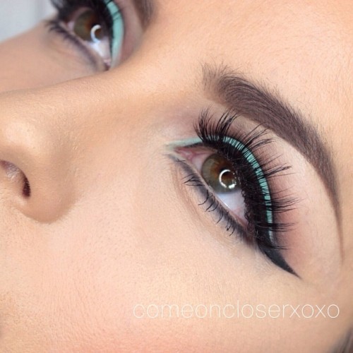 How amazing are these “Doll Me Up” lashes from @velourlashesofficial ?! Full look detail