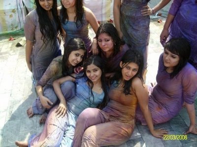 desisexmaniac:  Holi party…. http://desisexmaniac.blogspot.in/2013/03/desi-bhabhiyan.html
