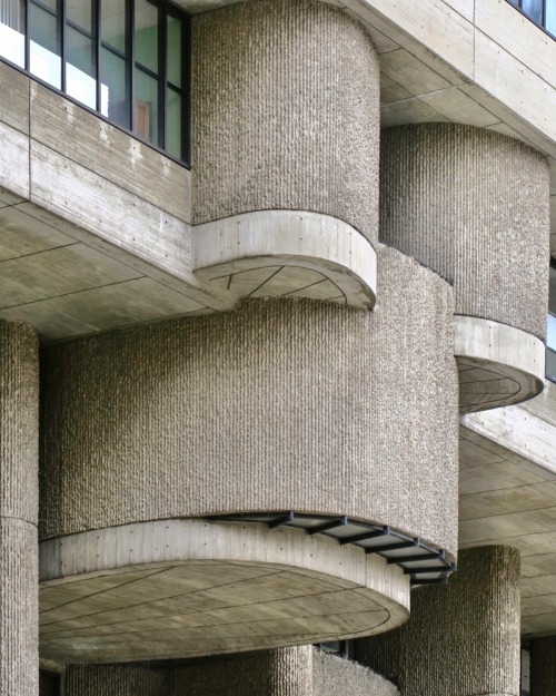 The most famous detail of Paul Rudolph’s Boston Government Service Center: the Lindemann Center’s en