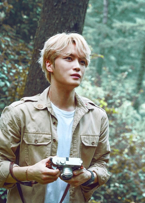 Hi there ♥Handsome and stunning Kim Jaejoong.