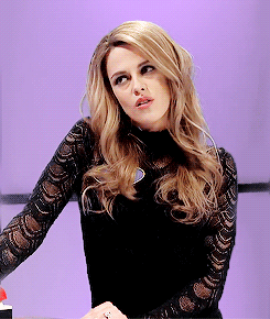 melindasordinos:Kristen Stewart as Gisele Bündchen - Saturday Night Live 