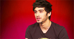 rossgellers:  @zaynmalik: What did the baby chicken say to the mother chicken ? … @zaynmalik: Hi momma ! Aha :D 